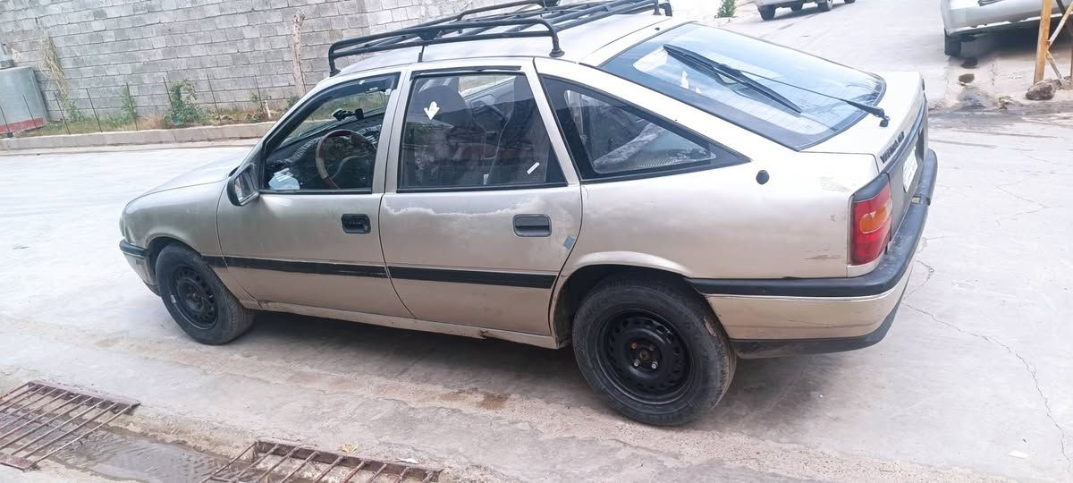 اوبل فكترا للبيع فقط محرك حجم 18 كير عادي كير محرك شرط سيارة بيه خياس بالدوسة فقط وبيه جلح والباقي شرط تجي تفحص والسيارة كدام العين وشرط التحويل وسعر 34 بيه مجال للشراي رقم هاتف ***********
