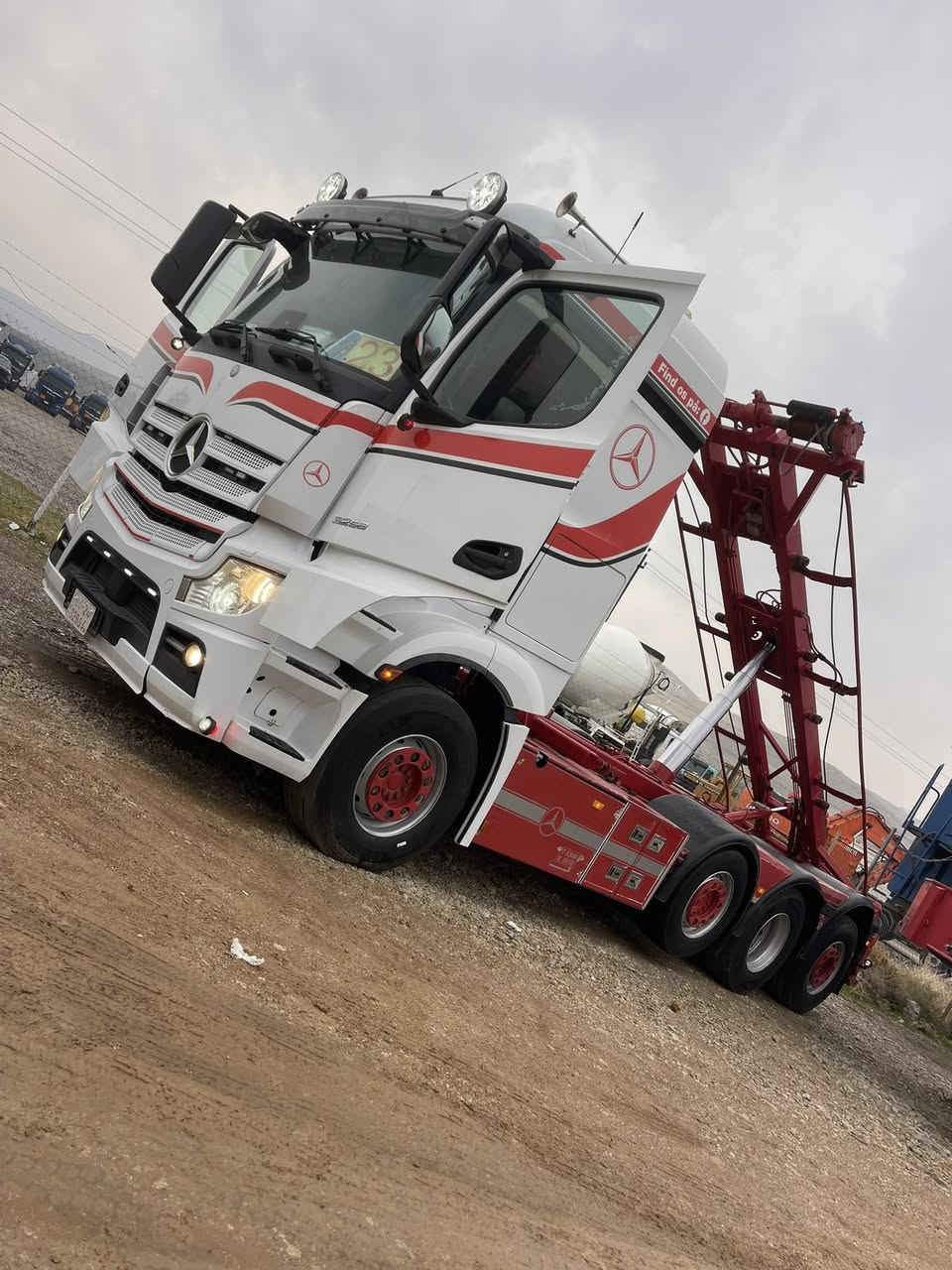 actros 2016.  3258.   السيارة جديد مقفول فول مواصفات عنوان السليمانية ***********
