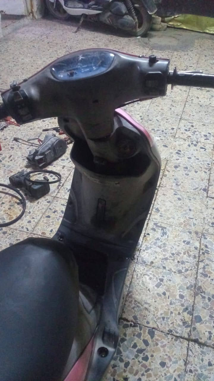 سلام عليكم دراجه ماكس أخو الجديد دراجه جيب فيتر وتجي تفحص المكينه ما مفتوحه دراجه جديده كلش السعر 650 وبيه مجال بسيط المكان البلديات الستفسار عله هاذ الرقم +964 772 538 7222
