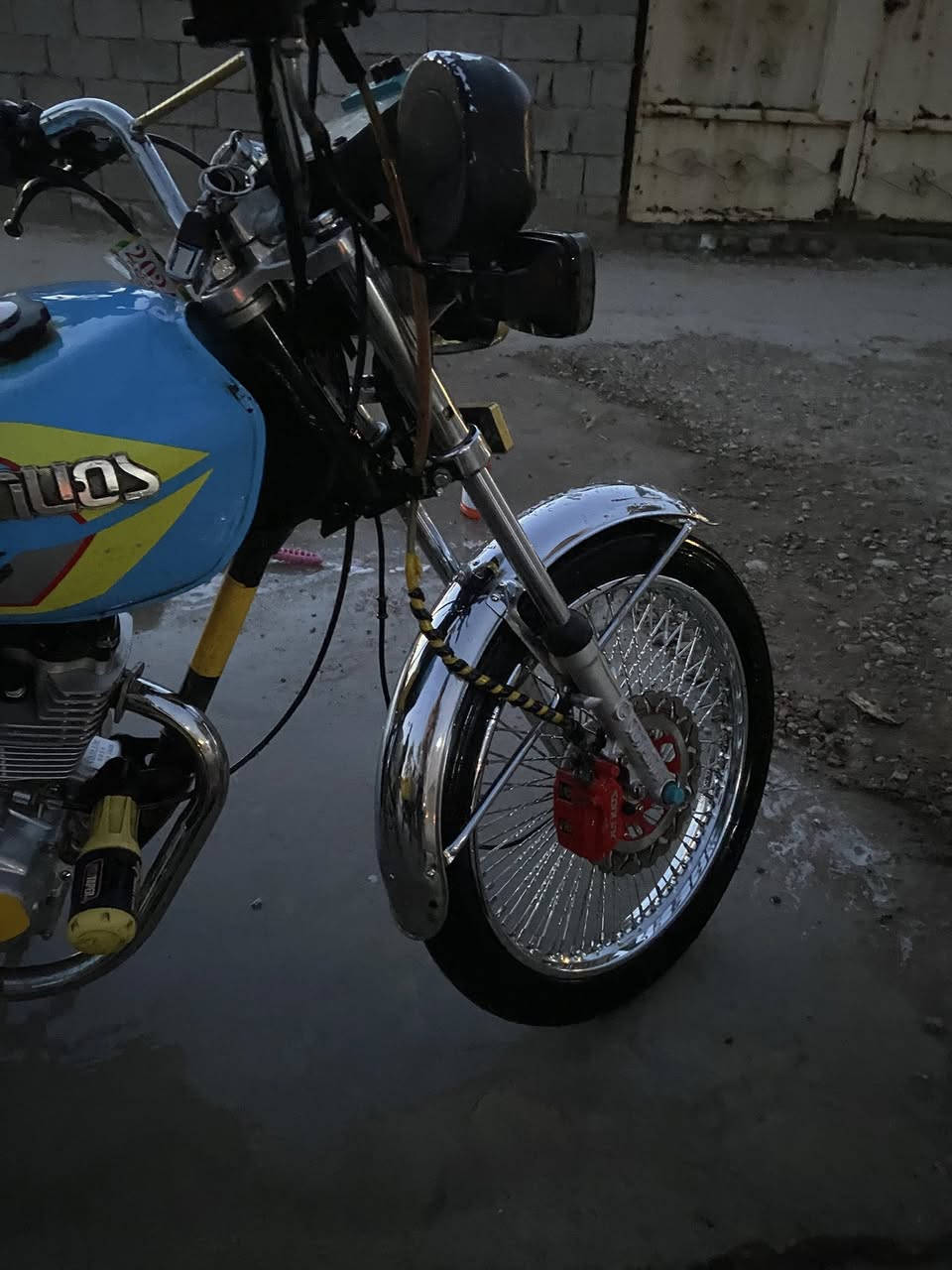 اسلام عليكم تايكر موديل 24 لون سمائي مميز للبيع  السعر 550 او بيه مجال للطيبين مكان دياله بعقوبه رقم ***********
