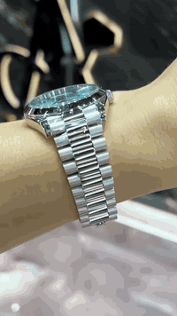 لأن الوقت عنوان الأناقة، نقدّم لكم تشكيلة مختارة من الساعات الرجالية و...