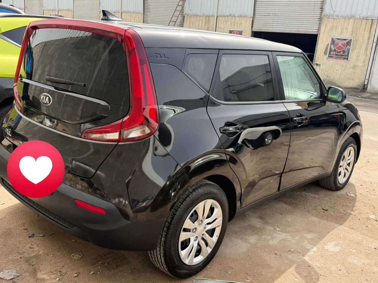 سلام عليكم
كيا صول للبيع مديل 20 لون اسود 

بصمتين

ممشاها 100كيلو وليس ميل 

مكينة دوش المرغوب والكير المرغوب شرط الفحص 

طخم تاير جديد اصلي . 

حداديه كامله مابيه كل نقص شرط 

تبريد يثلج شرط تدفئه كلشي كامل

دواخل اسود 

ثلاث انضمه قيادة 

باتري جديد ضمان سنه 

مثبت سرعه 

تحكم ستيرن جهتين 

شاشه بلاديه 

سيارة جاهزه ربع دينار ما تصرف عليها 

سيارة ما متعوبه نسائيه 

دهن كله اصلي 

بانزين عادي محسن عادي 

بس مدارينها بالمحسن 

يعني سياره مفوله للاخر مابيه كل نقص 

شرط الجام ما بي شخط 

حادث امريكه فقط بنيد راجع ع البارد بدون دواخل فقط ايرباك ستيرن 

زنون عالي ناصي 

سيارة بيها طخه بالبصرة بسيطه بالباب خلف صدر ومرجعها pdr 

شرط التحويل باسمي السيارة . 

السيارة سعرها 128 وبيها مجال بسيط حق الجيه وما تلكه هيج سعر ابداً والشراي والجنايً يعرف هل شي 

للاستفسار الاتصال ع ***********
