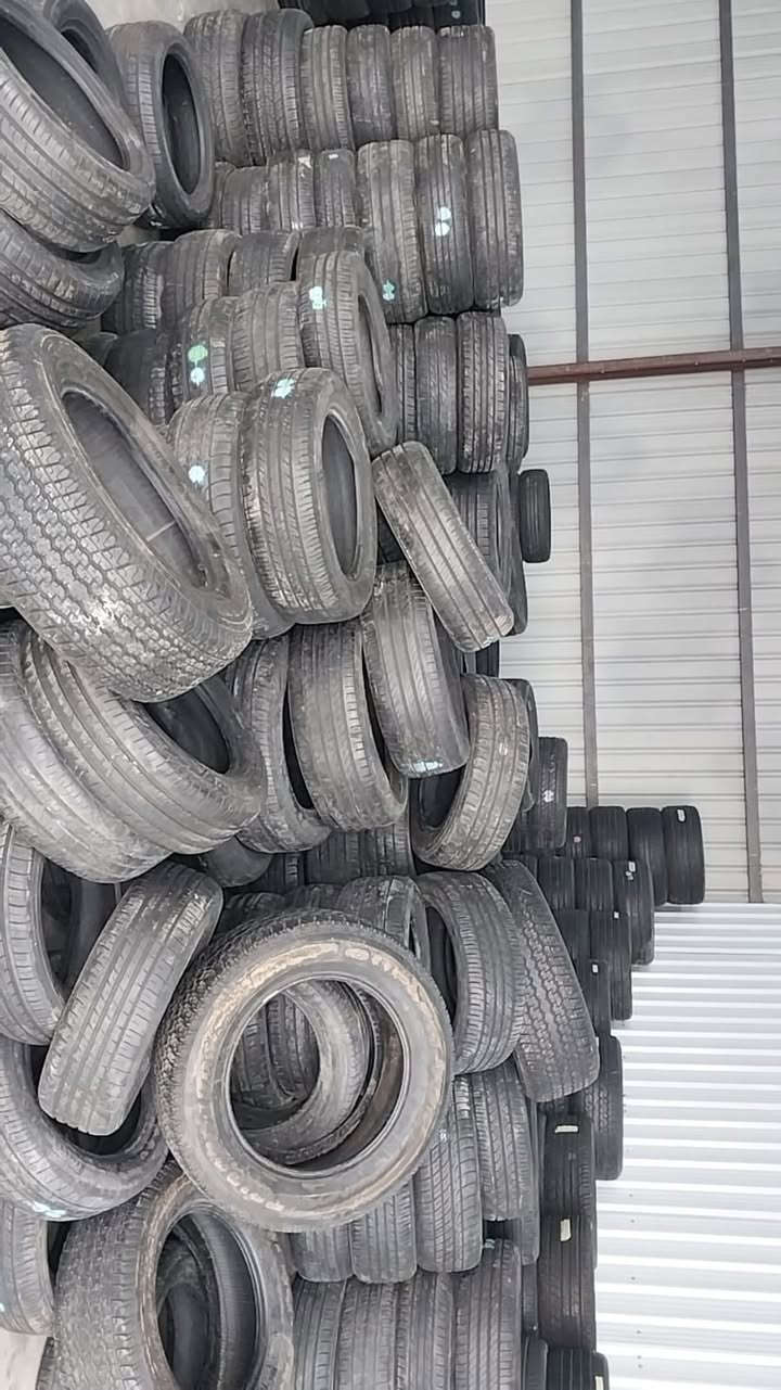 السلام عليكم
متوفر تاير باله حاويه 
ماركات عالميه وانتاج حديث 
كافه القياسات 
الشد والتبديل داخل المركز 
عنوان الشارع العام مدخل عماره السفينه مقابيل حسينه حواس 
الرقم ***********
