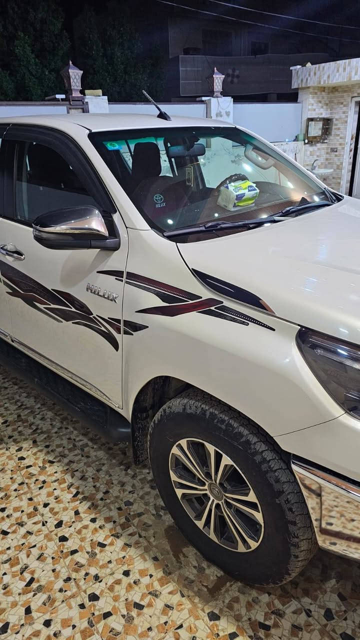 سلام عليكم للبيع بيكم  فورويل 
موديل 22.              سعودي 
سعر 315 بيه مجال 
فول مواصفات. ماشيه 61 
مكفوله من كل نواحي 
استفسار اتصال ***********
