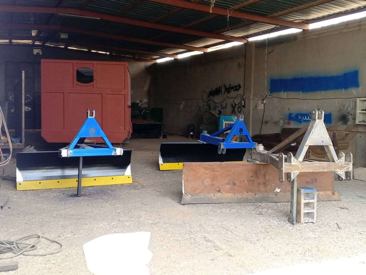 سلام و علیک معدلان کامل دوارە
حدید 12ملم . 
عنوان طوز خورماتو. طريق كركوك . بغداد . قرب المطعم جنة العراق  . 
سعر ***********وتساب
