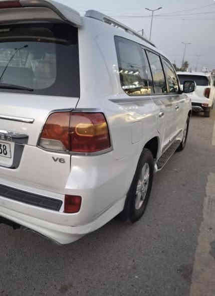 السلام عليك
السلام عليكم . 

لاندكروزر 2012/ أصل/للبيع 

بريم سيارة نضيفة مكينة كير شاصي كفالة شرط 

رقم جديد هزة جديدة اباسمي تحويل ثاني يوم  

مكاني واسط/صويرة/رقميً/***********

***********

السعر310وبيها مجال 

بيها سونار السيارة مرفق بل صور 

علمآ السياره جديده ومناقصها أي شي . تخم تاير جديد اصلي شركه .
