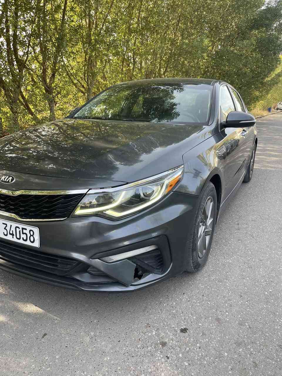 السلام عليكم
كيا اوبتما موديل20 
سليمانية بسمي
السيارة كلين صور الحادث بلمنشور بدون قطرة صبغ بدون حادث بدون ايرباك بدون تبديل اي شي بجم بلادي كبس لايتات بلادية
مكفوله من الشخوط والضربات والبارد
مواصفات عاديه 
رادارات &حساسات & انظمه قياده& كامره دوارة
صدر وتخم تاير جديد
ماشيه62 
رايدها ب147 وبيها مجال
مكان بغداد
للاستفسار ***********
