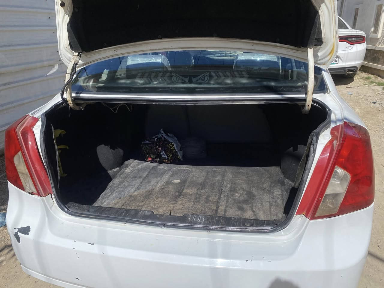 السلام عليكم 
اوبترا ٢٠٠٤ محدث ١١ كير اوتامتيك شاشه وكامره فتحت سقف دوشمه جديده هيه والارضيه جلد تخم تاير وويل جديد كهربائيات كلها شغاله السياره جاهزه للاخير
محرك مكفول كير مكفول
لغود شواصي تكم مكفولات
مابيها اي نقص ترايها يخبل
صدر قبل اسبوع شديته شركه اصلي الله شاهد
تبريد منظومه كامله شركه 
رقم بغداد باسمي رقم انكليزي
السياره مصبوغه عام بدون ضربات قويه مكاني بغداد عارضها ب٥٧ وهذا رقمي ***********
