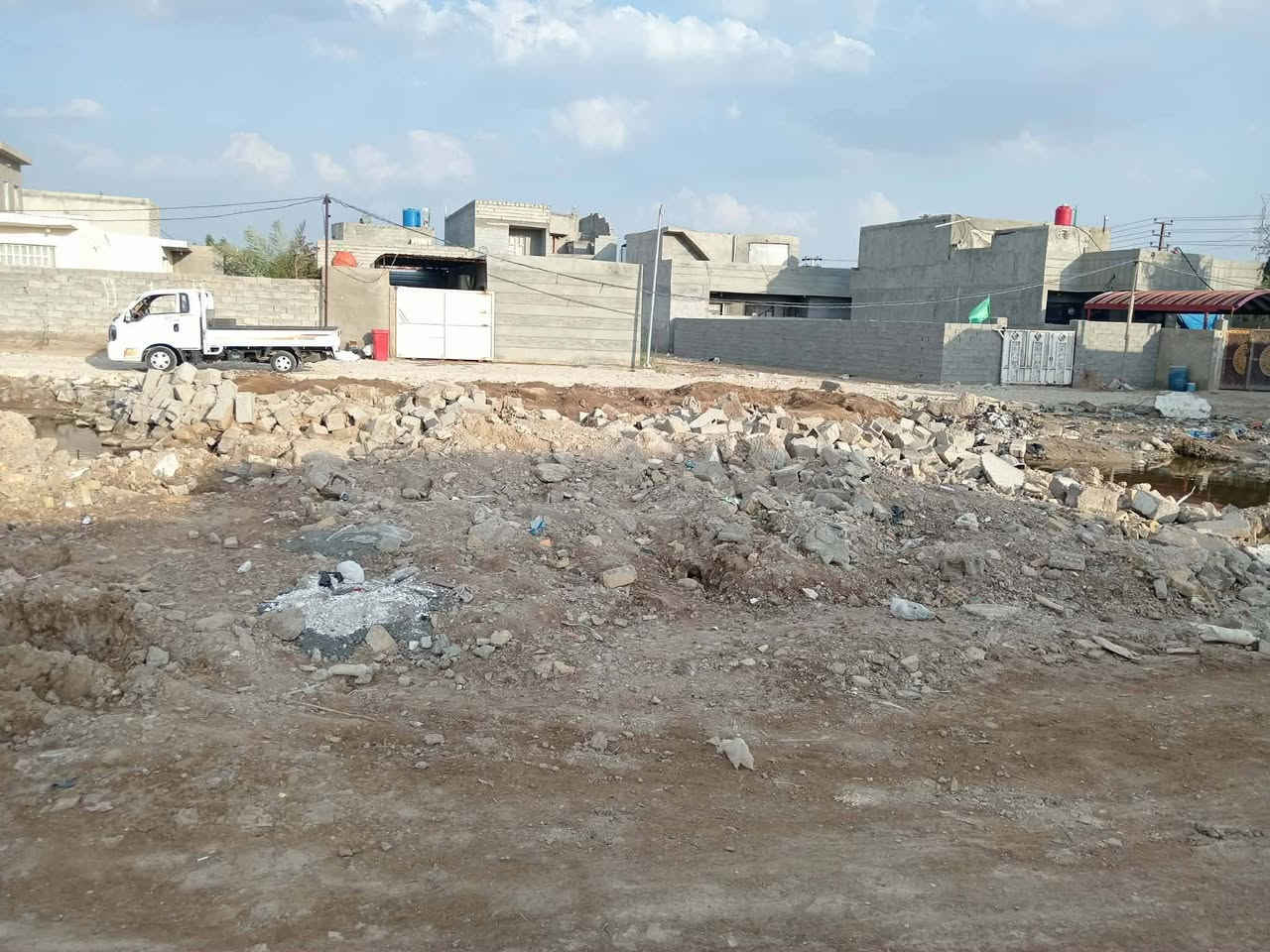 قطعة طابو زراعي مساحتها ٢٣٥م خلف حسينيه بيت عبود قرب ملعب هشام مسجلة بالبلدية 
للإستفسار أكثر مراسلة بوابة الزبيدية للعقار 
أو الاتصال 
***********
***********
