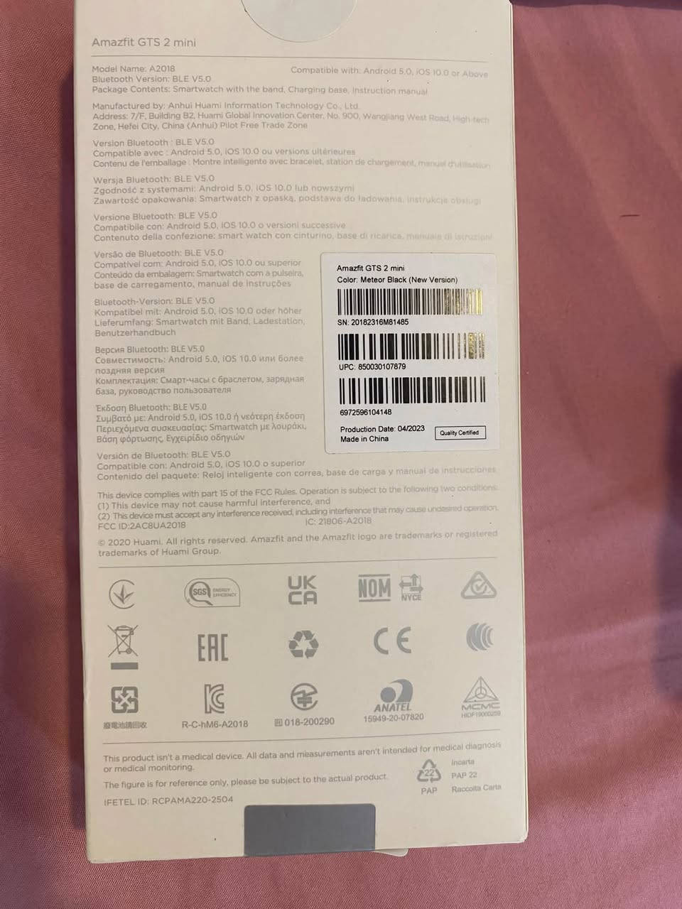 ساعة ذكيه Amazfit GTS 2 mini من شركة Amazfit (التابعة لمنظومة شاومي البيئية).

المواصفات الأساسية للساعةالشاشة: 

شاشة AMOLED ملونة بمقاس 1.55 بوصة تدعم ميزة التشغيل الدائم (Always-on Display).

التصميم: خفيفة الوزن للغاية (19.5 غرام) ونحيفة بسمك 8.95 ملم مع إطار من سبائك الألمنيوم.

عمر البطارية: يصل إلى 14 يوماً من الاستخدام النموذجي، و21 يوماً في وضع الاستخدام الأساسي.

المستشعرات: نظام تتبع نبضات القلب 24 ساعة، قياس أكسجين الدم (SpO2)، مراقبة النوم والتوتر.

الميزات الرياضية: نظام GPS مدمج لتتبع الحركة بدون هاتف، ومقاومة الماء حتى عمق 50 متراً (5 ATM).

جديده كبس شركه 

مزاد اعلى سعر تنباع ..


**إذا كنت صاحب هذا الإعلان وتريد حذفه لأي سبب، رجاءا أرسل رسالة إلى الدعم الفني**