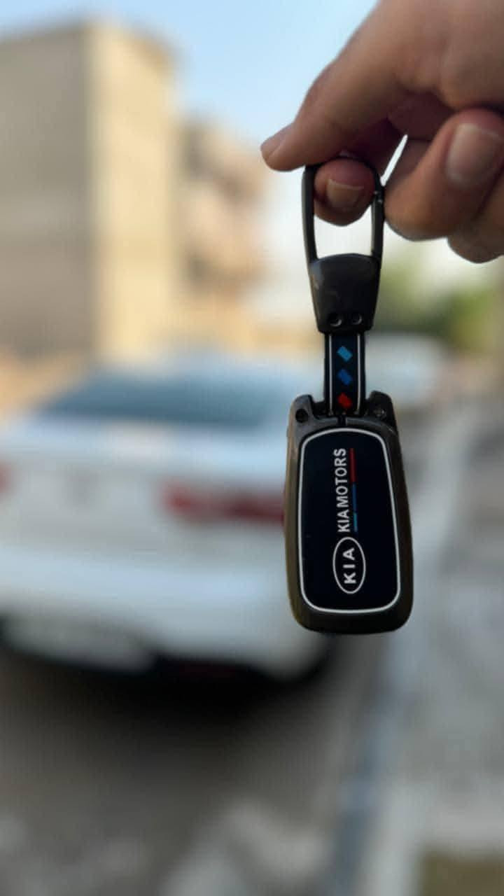 سيارة كيه ريو
موديل 2012
وارد كوري 
محرك دوش 16 شرط لا صرف ولا نفخ 
كير توماتيك 
درايم شفتات جديد كصه
السيارة رقم أربيل 
مواصفات تحكمات استيرن 
شاشه ايباد 
غرفتها جديده 
تحويل مباشر
التواصل ***********
السيارة كلش نظيفه ومرتبه
المكان موصل
