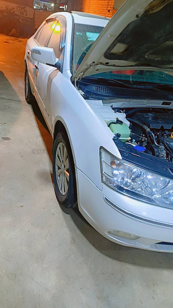 سوناتة خليجي 11 محرك 2400فتحة صدر خلفي امامي جديد تخم تايرات جداد تبريد سيارة بيها ادامة كاملة ***********
