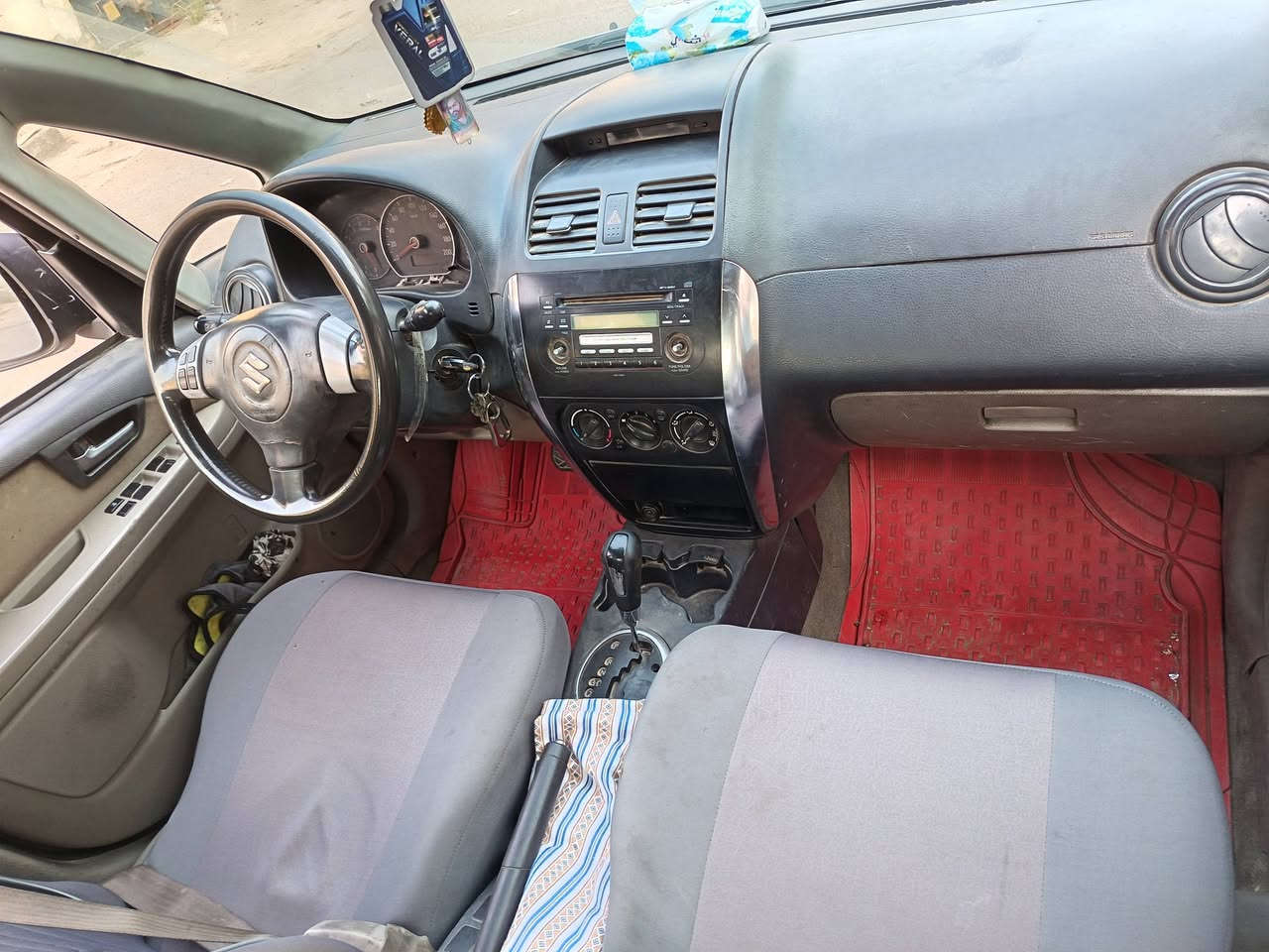 السلام عليكم ورحمه الله وبركاته
سازوكي للبيع 2009 مكينه كير كهرباء حداده خير من الله تدفئه تبريد الكشر شوف العين بيها هاي الضربتين 
مكان الشعب رقم الهاتف *********** السعر 50 وبيها مجال حك الجيه
