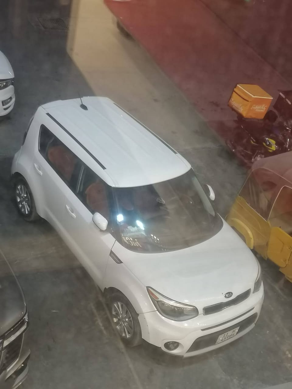 السلام عليكم للبيع كيا صول ابيض موديل ٢٠١٩ محرك ١٦٠٠ جي دي اي حادث جاملغ وبنيد ما واصل للمحرك وارد أمريكي الاتصال ع الرقم ***********.  السعر ١٢٨ وبيها مجال لشراي.
