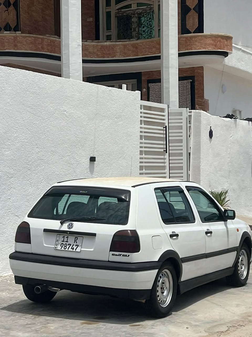 السلام عليكم
كولف gt موديل 92 نفخ 
السياره جاهزه تبريد شغال كير عادي 
ميكنه وكير جديده رقم بغداد أنكليزي 
العنوان المسيب ***********

