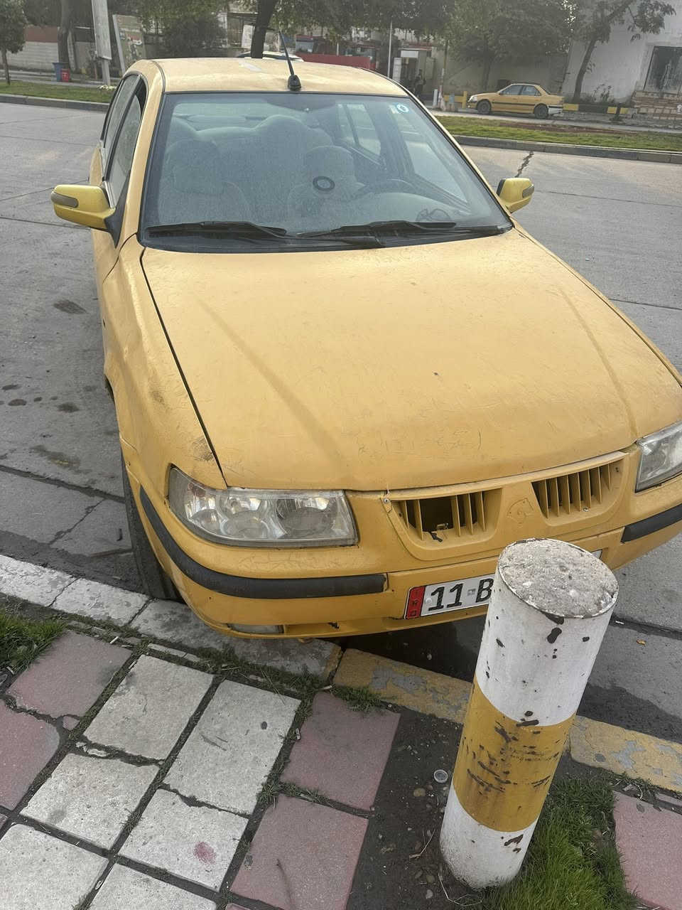 سياره سمند للبيع ب ٢٠ ورقه الي يريدها يجي ياخذها مكينه مابيها عزم ***********
