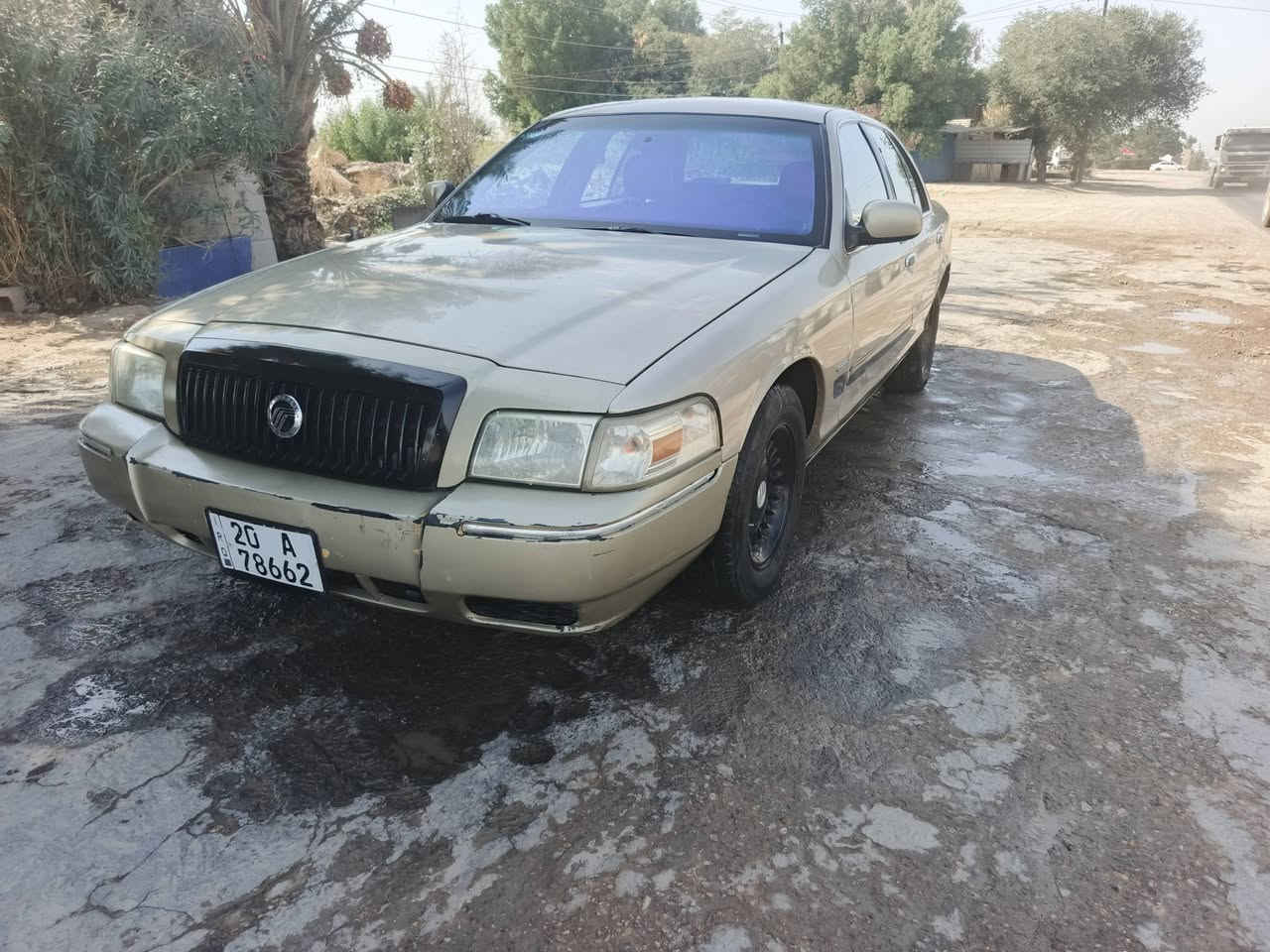 ماركيز موديل 1990 محدثه 2011.
كير محرك تخم تاير جدد 
باتري جديد سنتر لك غرفه جديده 
صدر خلفي امامي جديد 
سياره رقم دياله شرط تحويل رقم حديد
نواقها دعاميه اماميه وسكن  فقط 
سعر 60 بيها مجال  مكان السياره واسط العزيزيه 
*********** تبريد ثلج 
مابيها اي نقص غير داعاميه فقط
