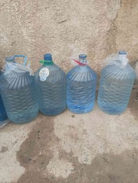 4دبات نفط للبيع ستلام جديد السعر 50الف 07728823239