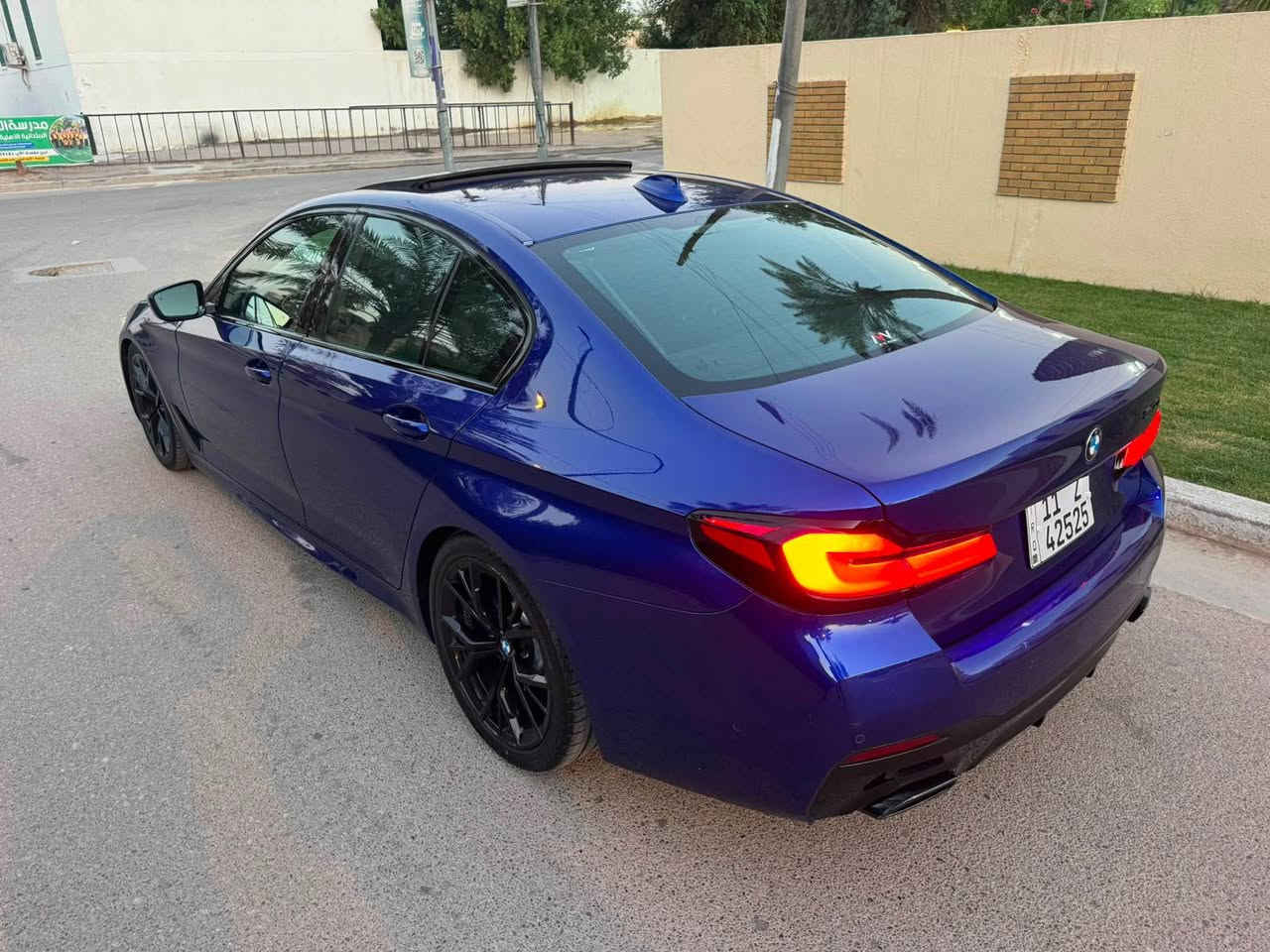 السلام عليكم

bmw540i 

موديل 2022 ام بكج اصل

ماشيه 45  الف كم

رقم بغداد

السياره فول مواصفات كلشي موضح بالصور 5 بردات ورادارات السياره لون مميز هذا اللون يجي بس بالام فايف وبيها لويات مهبطه من امريكا

السياره اي نقص ما بيها صفر مسج حتى الچيك طافي 

حادث بنيد و دعاميه بدون دواخل شاصي ولغد مكفول اير باك ستيرن ودشبول

السعر 35000$ يعني 350 ورقه

للاستفسار *********** بغداد, العراق
