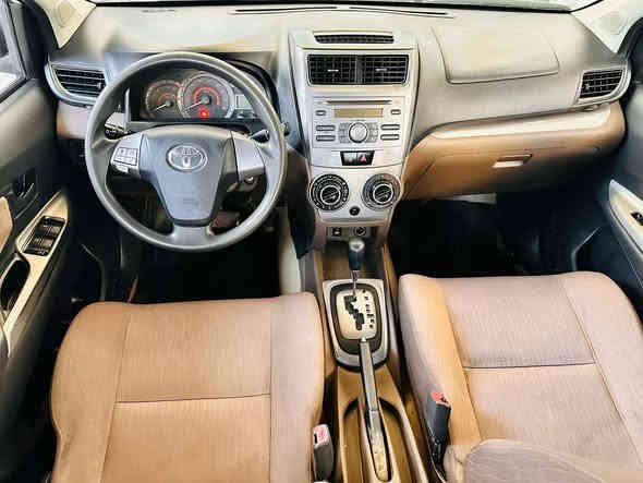 تويوتا افانزا 2016 خليجي ساز مكفولة من كل شيء  ماشيه 150 سيارة جديدة المحرك والكير على وضع الشركة ما مفتوح أي شيء بيه 7 راكب سعرها 125 ورقه *********** بغداد
