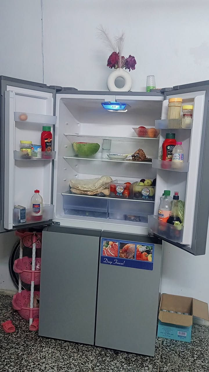 للبيع ثلاجه نوعيه وكما. كسر كورتونه لضمان وياهه ب750 وبيه مجال للشرايه فقط ***********

