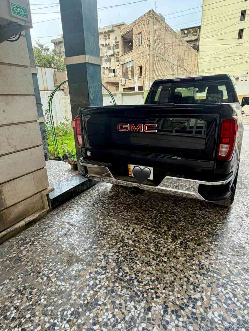 جي ام سي سيرا 2023 السعر بلاش 265
دخول جديد رقم اربيل باسمي )  
حادثها جاملغ وربع البنيد بدون اريباك ستيرن فقط يعني بيها صبغ قطعتين 
السياره بحالة الزيرو ماشية 13 
 محرك 8 سلندر 5300 سي سي 
. شاشه كبيرا (كار بلي & اندري اتو ) 
. كشنات مخمل 
. غطاء صندوق ذكي كهربائي تحكم ريمونت وتحكم من خلال الهاتف مع انارة 
  لايت زنون 
 تحديد مسار 
  تحديد سرعه 
  تحذير عند الاقتراب من الاشخاص 
  شاحن وايرلس 
 تشغيل عن بعد 
 اتو ستوب 
 ماشيه فقط 13 الف السيارة بحالة الزيرو 
السيارة بعد احلى من الصور 
 تايرات جبلي ونظام تعليق جبلي 
 ويل جبلي اسود بلاد 
 عنواني بغداد 
***********
