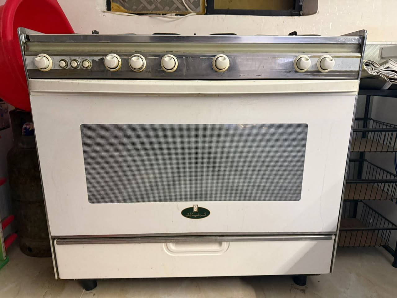 السلام عليكم ..طباخ كريازي شغال كلشي بي ..مابي اي عطل سعره 125 وبي مجال
غساله هينسون .فول اوتماتيك ..تشتغل صفحه وحده ..ما اعرف شنو عطلها ..ابيها عله عطلها 125 وبيها مجال 
مكينه لحيم وسط شغاله نوع القديم ..100وبيها مجاد 
ماطور فان مكيف جديد بعده بلفلين ماله سعره 50 المكان الخطيب الزراعي 
***********
