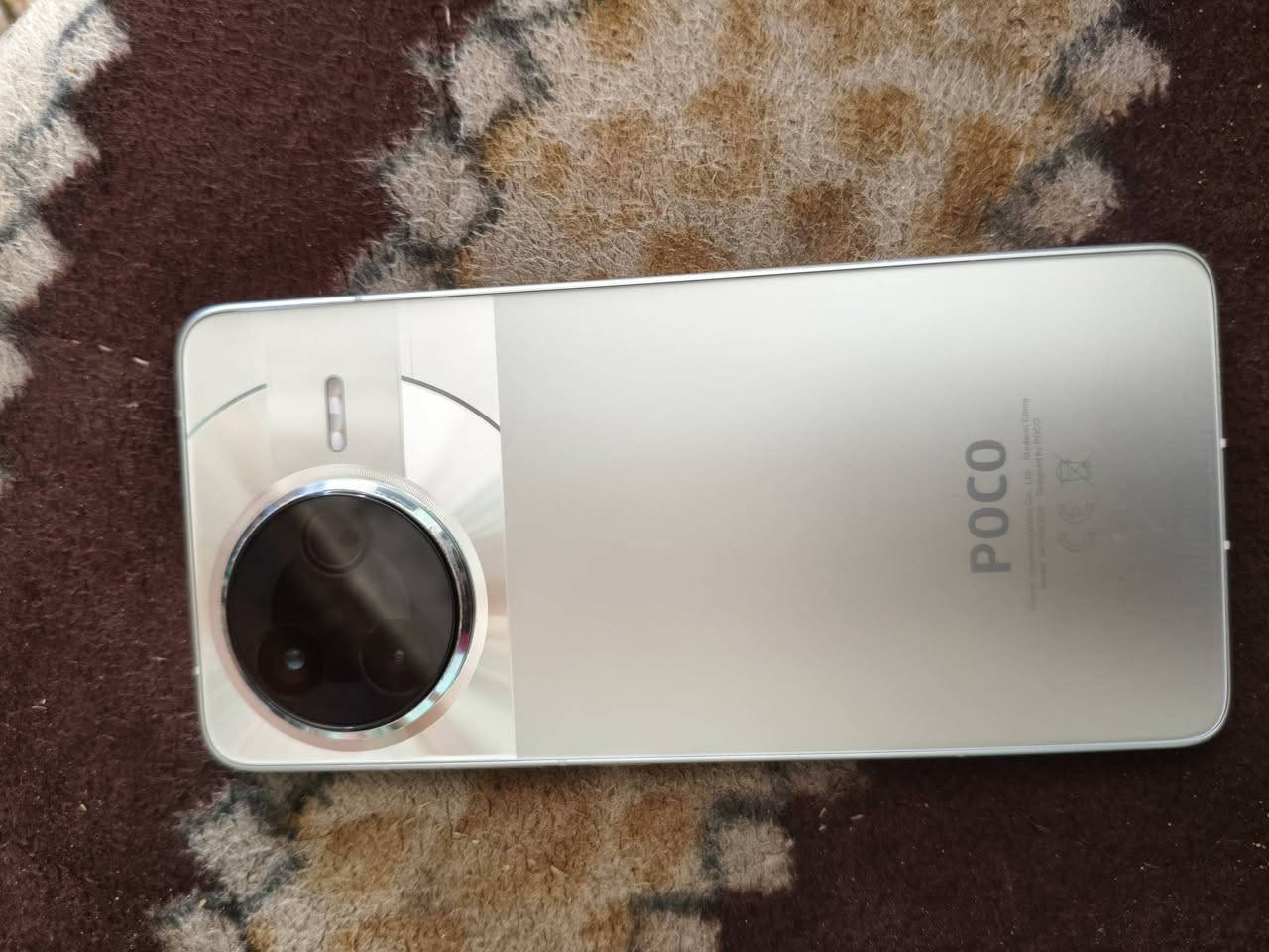 بوكو f7برو يأتي هاتف POCO F7 Pro بمواصفات رائدة تركز على الأداء الخارق والشاشة المبهرة، حيث يحمل معالج Snapdragon 8 Gen 3 القوي وبطارية ضخمة بسعة 6000 مللي أمبير. ببجي ١٢٠فريم الشراي يتصل 
***********
