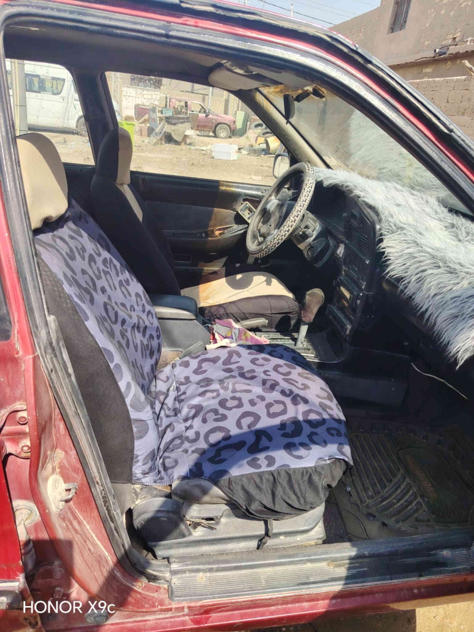 سوناتا موديل ٩٣
كير اوتو محرك ٢٠٠٠
سياره حلوه مال جناي 
السعر المطلوي ٢٠وبيها مجال 
مكان السياره الديوانيه ال بدير 
اي تفاصيل اضافيه اتصل ودلل 
***********
