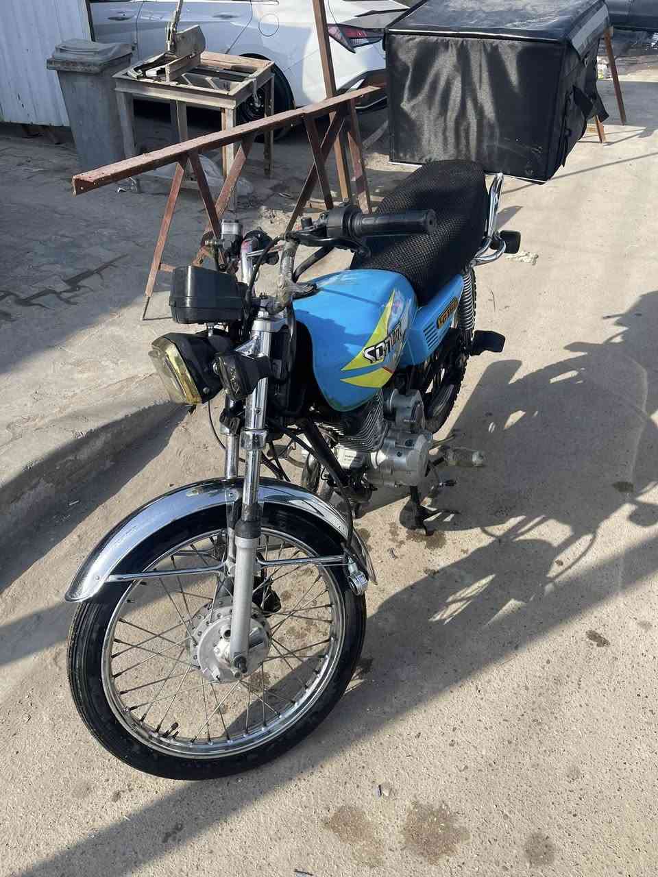 دراجه ايراني 5 كير كله شغال محرك لا تنقيص ولا تبخير نكره الدراجه بيع او مراوس سعر ٥٠٠ وبيه مجال مكاني بغداد البياع 
***********
