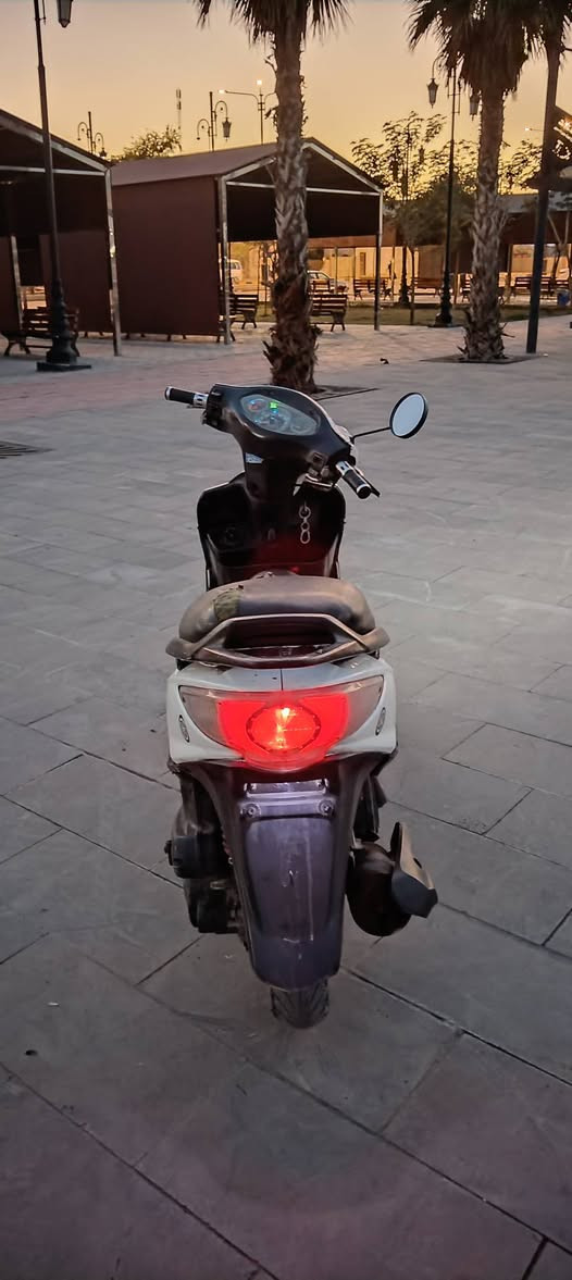 دراجه كامكو ياباني مفتوحه تجفيت دراجه نظيفه كهربائيات كلها تشتغل دراجه نظيفه صار الاسبوع من فتحت مكينه دراجه نظيفه وشرط مقفوله عن السرقه
 مكاني نجف كوفه حلوه الفحل
الرقم الهاتف/_$\»  ***********
