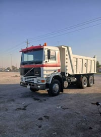 فالفو ١٩٩٢ • محرك وشاصي مكفول • تايرات نضيفه