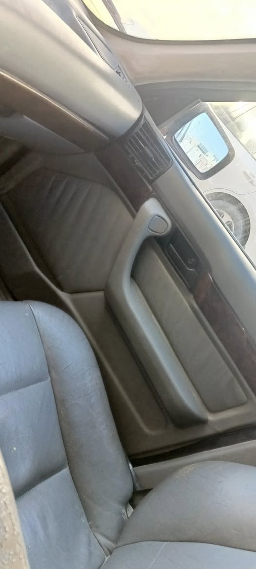 مسكر فانوسBmw 525 
موديل 94 تريد وكاله تريد تحويل كير عادي بجم عريض تبريد ثلج جام كهرباء حداديه ومكينه وكير جدد غرفه جديده سياره السعر 54 وبيهة مجال للشراي 
***********
