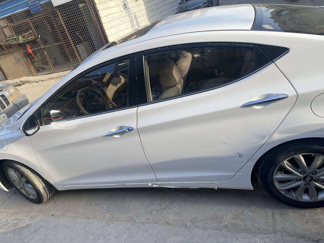 النترا مضلع موديل ٢٠١٥ 
خليجي مكينه ١٨٠٠
مكينه مفتوحه كل تفاصيل مذكوره بلسونار 
سعر ١٢٨ ورقه بيه مجال حك جيتك 
مواصفات فتحه تحكمات ستيرن تبريد قطعتين اشاير بلمري 
مري قلاب
رقم ***********
مكاني بغداد الكرخ
