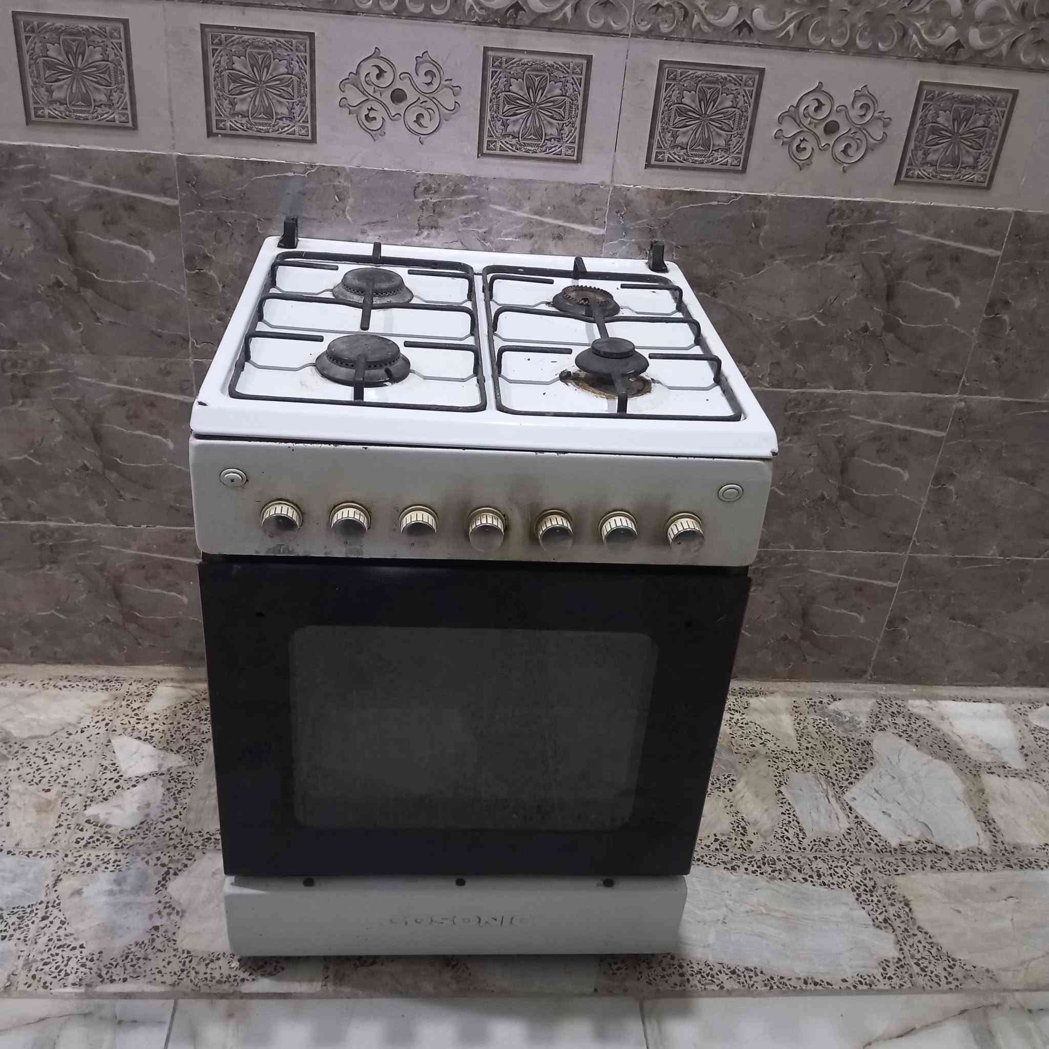 للبيع اغراض بيت نضيفات جدا مكاني حي الجهاد الاستفسار ***********
