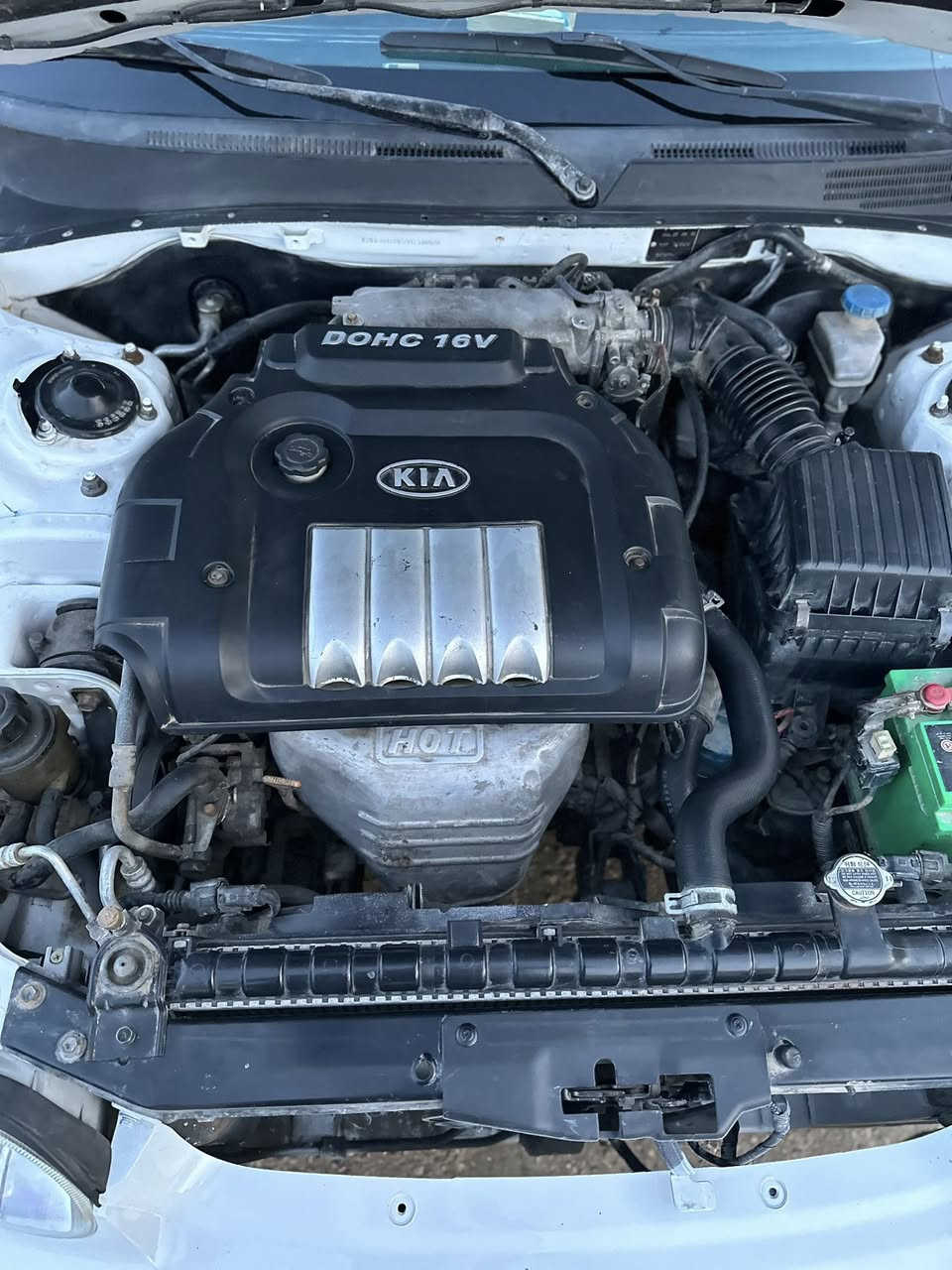 السلام عليكم ورحمة الله وبركاته 
سوناتا 2002  4 سلندر مكينة وكير وحدادية وتايرات جدد اوتماتيك جاهزة من كل شي 
حتى المرايات شفط بأسمي سنوية ل 2030
مكانها الحلة السعر 63 وبيها مجال 
***********
