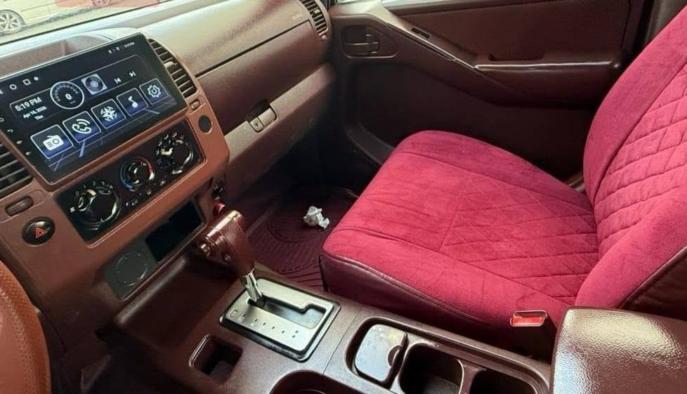 Nissan navara 2014
گێر ئۆتۆماتیک بەنزین
بێدەعم و لێدراو
تەنها دوو پەڵەی بچووک ساردی هەیە
مەکینە دوو نیو تازە نعمیر کراوە بەشەرتی فەحس و فیتەر بەدڵت نە بوو پارەی فەحس دەگێرینەوە بۆ تان 
تەنها ٢٤٠ هەزار کێلۆمەتری حەقیقی ڕۆشتوە  
سعری ١٢٠ گەڵاو کەمێک مەجال
***********
*********** رانية, السليمانية
