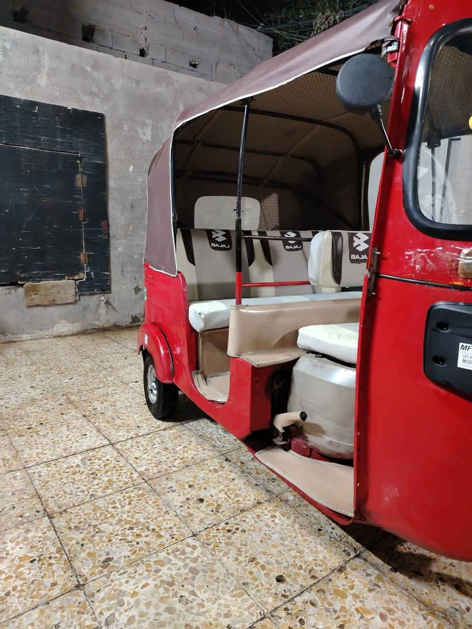 سلام عليكم  تكتك 18 شهر 10 رقم وسنويه مكينه مكفوله من التنقيص والتبخير كهربائيات شغاله السعر 4800 وبيها مجال مكاني بغداد مدينه الصدر رقمي ***********
