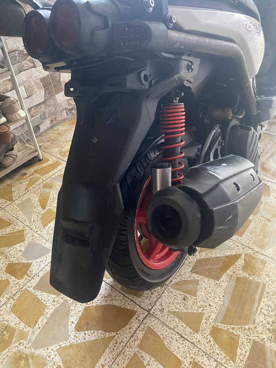 السلام عليكم سكنس جبلي للبيع موديل 2012 دراجه كدامك خير من الله السعر ١٢٠٠  هاذ رقمي ***********
