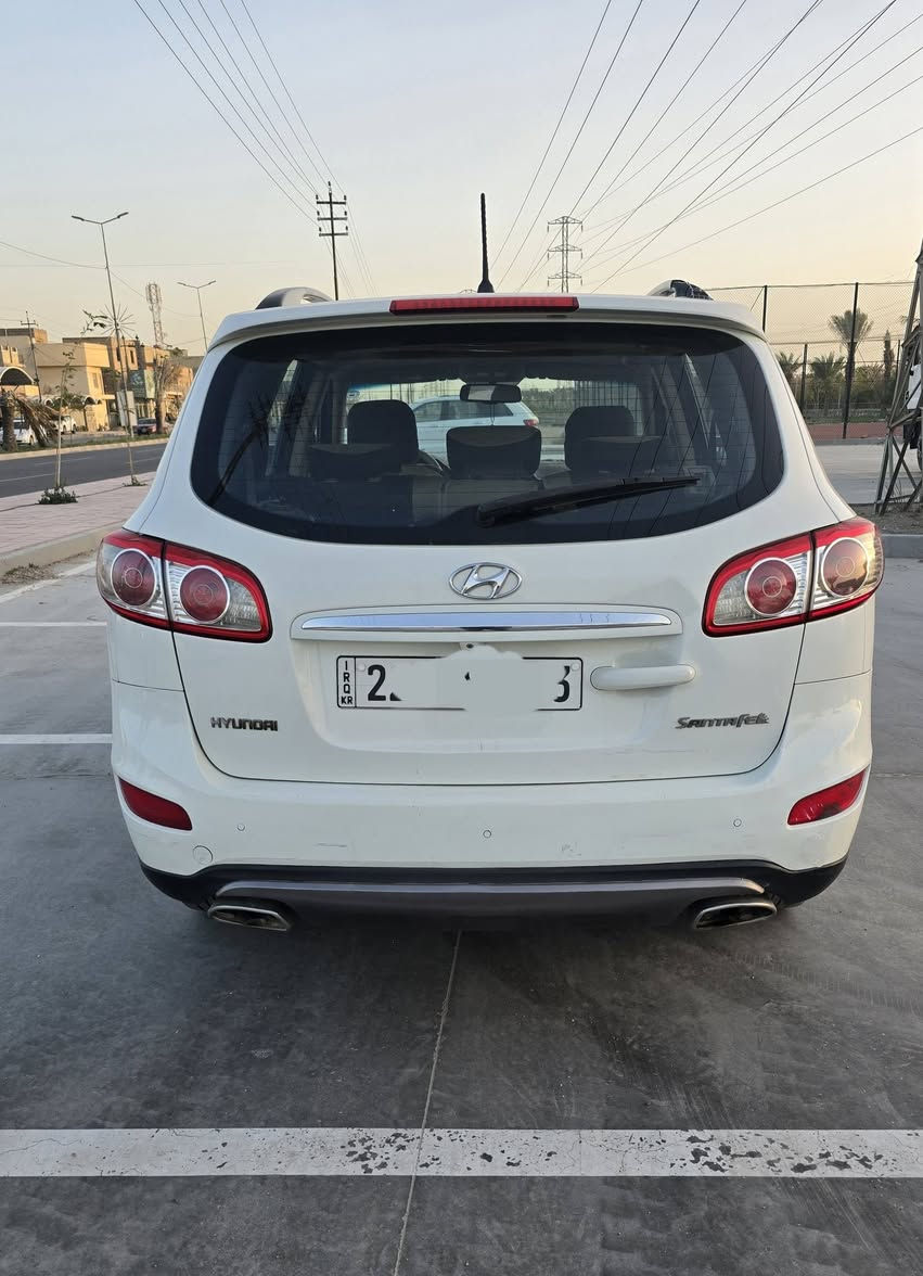 سنتافي 2012 . 4سلندر . فول عده البصمه . 
مكان السيارة نجف . سعر 136 .
بيها ملاحظات بسيطه . 
للاستفسار الاتصال على الرقم *********** او المراسلة واتساب او ماسنجر
