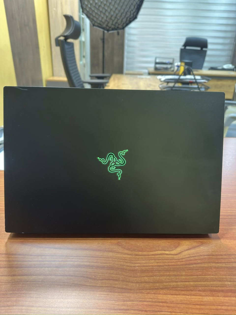لابتوب Razer Blade 15
مواصفات:
-Intel Core i7 10th
-RTX 2060 Super Max-Q
-RAM 64Gb
شاشة inch 15 FHD 300hz-
منفذين type-C-
3 منافذ Usb-
منفذ سماعة 3.5Mm-
-Sd card rader
كاميرا-
كيبورد RGB-
السعر
مليون و450
بيها مجال
***********

