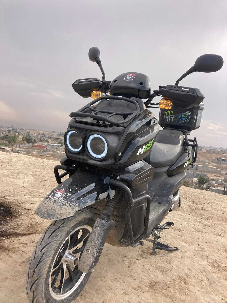 السلام عليكم...
دراجه شحن ( ابو الجنطة) للبيع...

المكان  ( الشرقاط)...

المواصفات + التفاصيل...

- دراجه شحن (ابتاشي ).....

- عدد البطاريات (6 باتري  32 الوحده )

- السرعه القصوى ( 90)  

- السرعه الحقيقيه (90)...

- ملف حقيقي... نحاس...

- شاشه تحدد ( العطلات )... 

- دبل ( اشاره )...

- نظام البك ( R ) الرجوع للخلف...

- نظام ال ( P ) للوقوف...

- دبلات اماميه ( 2 ) هيدروليك دهن...

- دبلات خلفيه ( 2 ) غاز...

- بريكات امامي و خلفي ( دسك )

- ستاند وسطي...

- ستناند جانبي....

- مدخل USB... شاحن موبايل

- لد امامي ( زنون ) عالي و ناصي...

- مضاده للمي....

------------------------------- 

الدراجه سريعه و شلعته ( قويه ) 

السعر 650 

للستفسار.. ***********
