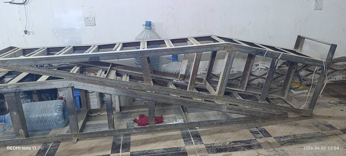 ڕەمبای سیارە بو فروشتن زور توکمە و جال دروست کرواە 50ســـم بەرزە 250سم دریزە و 40ســـم بانە
سعری 200دولارە
***********
*********** السليمانية, العراق
