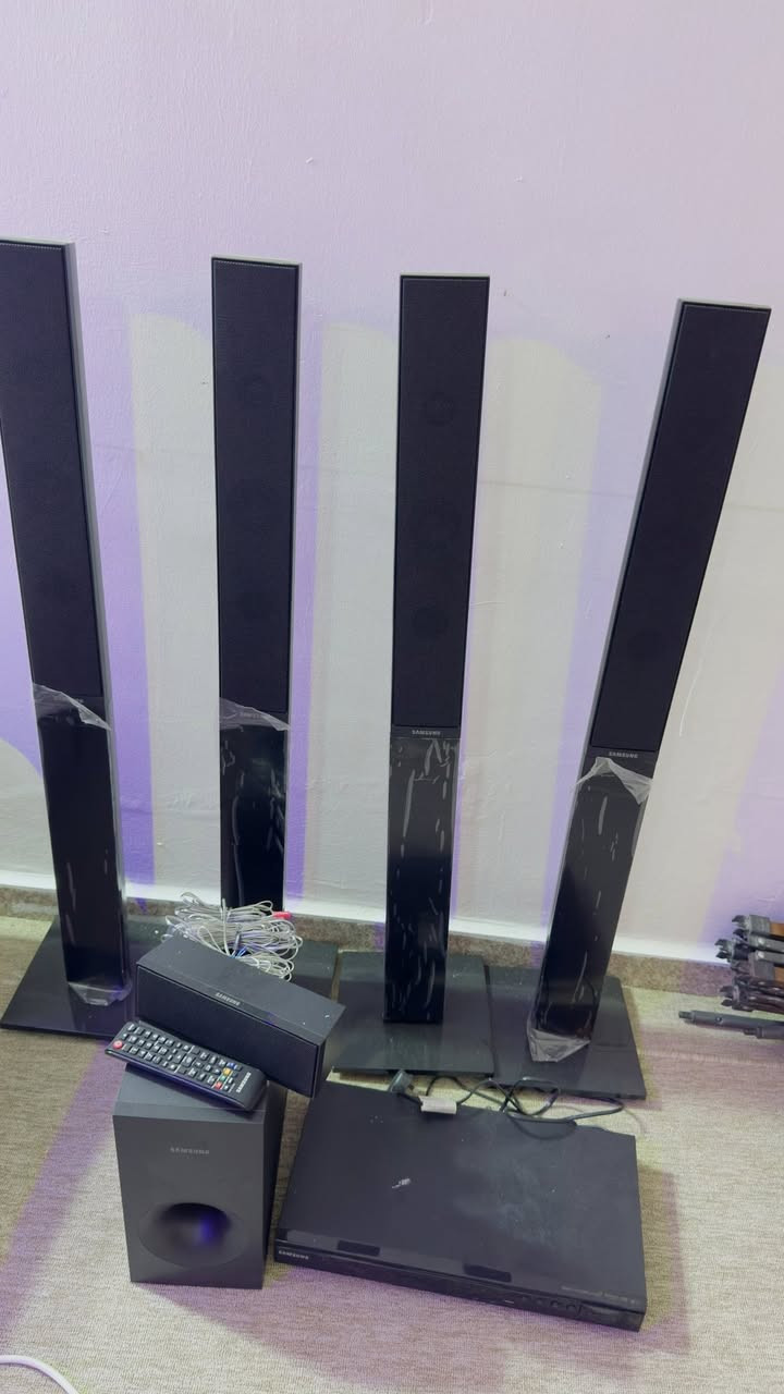 هوم ثیتر امڤلیفایر محیطي روعة من سامسونج
HDMI
Audio in
Radio FM
ساوند سستم صالة او بيت
بيه مدخل يو اس بي U.S.B
بيه مداخل مايكروفون Jack
صوت ونقاوة عالية جدا
ماركة Samsung
مامستخدم السماعات بالجيس واحتمال تكون عرض محلات او مراكز عرض للبيع الينطي بيه سعر اعلى ابيعه وزاد الله من زاد


**إذا كنت صاحب هذا الإعلان وتريد حذفه لأي سبب، رجاءا أرسل رسالة إلى الدعم الفني**