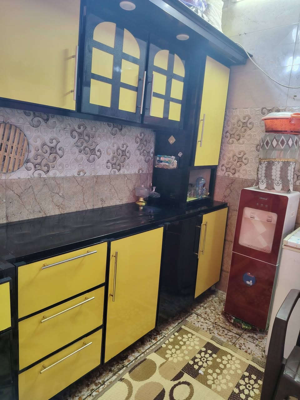 كاونتر تفصال نضيف ب٣٥٠ وبي مجال بسيط وتخم ١٠ مقاعد ١٥٠ وبي مجال وطباخ كله شغال عيون وفرن فوك وجوه بس العين البنص صخم هوه وساحبه ١٥٠ وجربايه ام نفر جديده ب٥٠ وصوميا ام نفر ٢٥ وبيهه مجال كراسي ٣ ب٢٠ ميز بلازمه جوزي ابو الجامه ب٦٠ وبي مجال وميز الخشبي ب٣٠ ودوشك نفرين ب٣٠ وكومدي ب٢٥ مكان بغداد البياع


**إذا كنت صاحب هذا الإعلان وتريد حذفه لأي سبب، رجاءا أرسل رسالة إلى الدعم الفني**