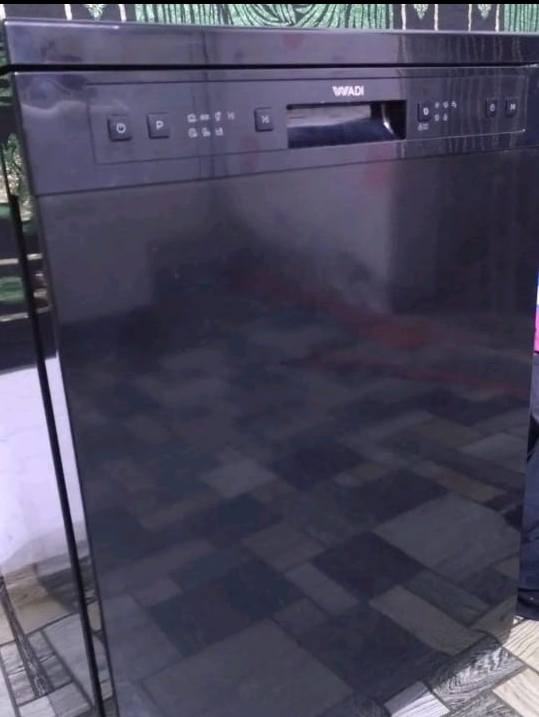 غساله صحون للبيع مستعمل قليل جدا 
للاستفسار ***********
