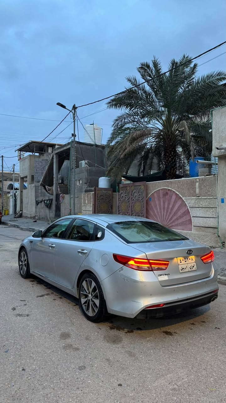 كيا اوبتما ٢٠١٦ ماشية ١٢٠ الف كيلو
السيارة بيها بارد ب الباب الخلف السائق وتكحيل 
و باب الراكب والخلفة ايضا بيها بارد الباقي قطع مكفوله ومكينه و الكير كذلك مكفولات 
مواصفاتها تبريد منفصل العينه بيها شاشه وسطية مرّي كهربائي لد خلفي وامامي
السعر 135
***********
