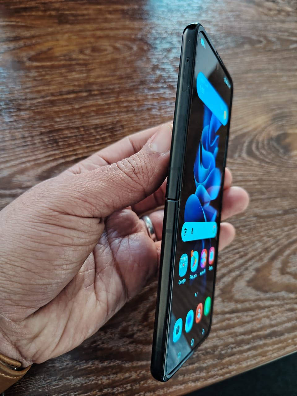 جهاز كلكسي فلب3 شرق اوسط ذاكرة 256 خط واحد سعر 225 الف عنوان حي القاهرة ***********
