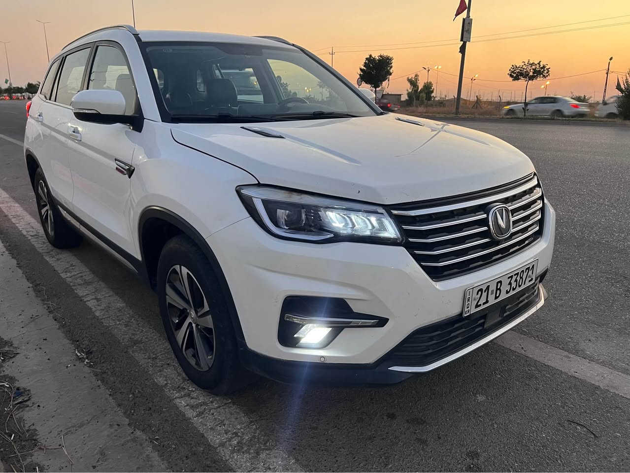 للبيع

السيارة: شانجان  CS75

الموديل: 2019

اللون: أبيض

رقم سلمانية  الإنكليزي بسمي شرط تحويل وكالة

السعر(104$)

المواصفات الداخلية:

بصمة تشغيل 

تبريد 2 قطعة  تبريدها ثلج ❄️

شاشة أندرويد كبيرة لمس

شاشة تفاعلية

بلوتوث

مثبت سرعة

تحكم ستيرن 

اتو هولد 

سايد بريك دكمة 

ثلاجة مشروبات 

مرايا كهربائية

جام كهرباء 

عدد 8 قطعة إيرباك (وسائد هوائية)

5 مكبرات صوت

نظام إنذار

نظام ملاحه (GPS)

المواصفات الخارجية:

أضواء LED

أضواء زينون

حساسات ضغط الإطارات

حساسات اصطفاف

كاميرا خلفية

كاميرا جانبية 

جناح خلفي

ويل كب عدد 4 

اشاير بالمري 

مري شفط 

اريل قرش (نفكيشن) 

المواصفات الميكانيكية:

محرك 1,800 CC  تيربو

4 سلندر

محرك بي صوت جعوب 

كير أوتوماتيك 

ماشية 100الف سيارة

سنوية صالحة لغاية 2030

الي شرّاي يخابرني مأجاوب تعليقات ***********
***********
مكان سيارة كركوك . كركوك, العراق
