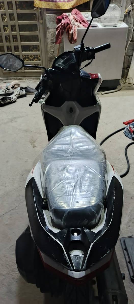 السلام عليكم دراجه للبيع جي اس اي هونداي كوري دراجه راقيه وخير من الله نضافه شوفت عينك  السعر 700 تفاصيل اكثر خاص او ***********
